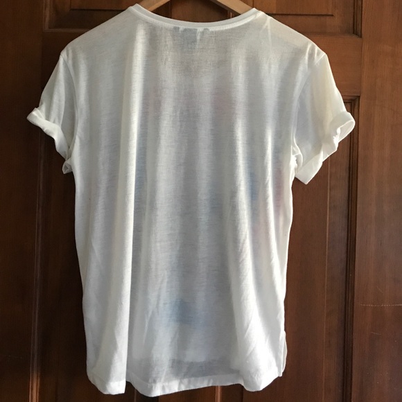 ⭐️ white floral t-shirt - Picture 2 of 2